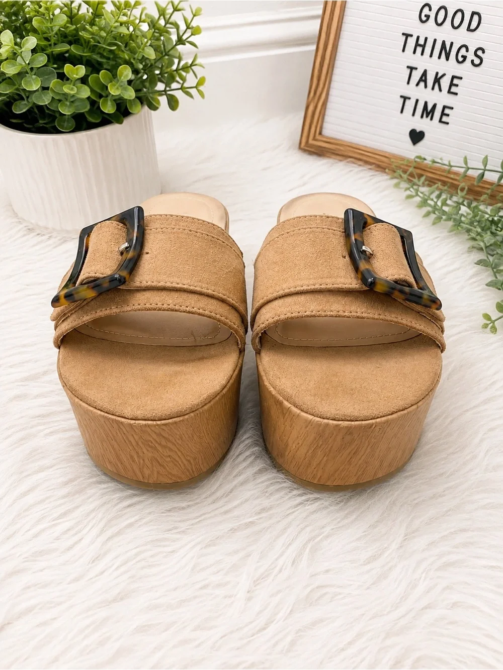 ShoeDazzle Leonora Platform Slide Sandals Lt Camel Tan Suede Buckle 8.5 NEW